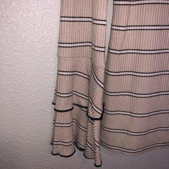 Harper and Harlow Mockeck - XS - Picture 3 of 4